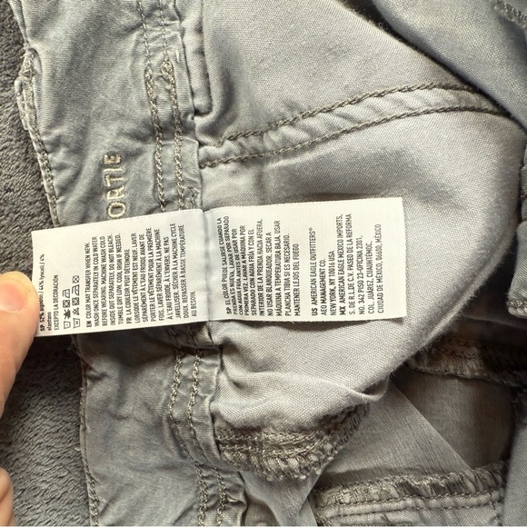 American Eagle Outfitters Light Gray Women's super stretch shorties size 6 - Picture 5 of 8